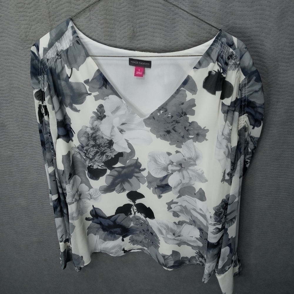 Vince Camuto women's sz small. Fully lined. long s